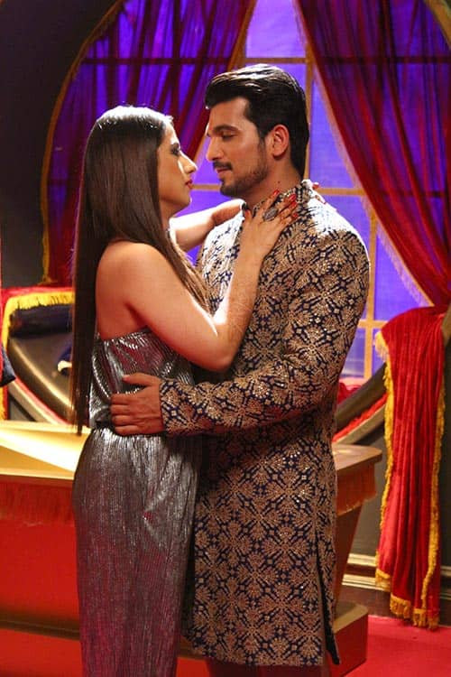 Arjun Bijlani and Alisha Panwar take romance to another level in Ishq