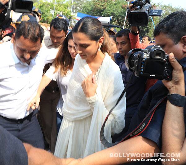 deepika visit sidhivinayak temple today noon (2)