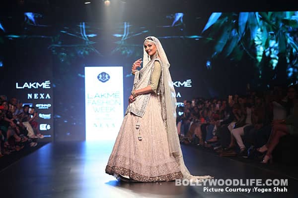 Sushmita-Sen-(4) - Copy