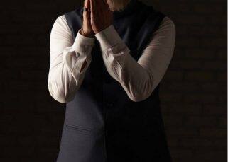 Anupam Kher's first look as Manmohan Singh from The Accidental Prime Minister is here and the resemblance is uncanny Anupam Kher's first look as Manmohan Singh from The Accidental Prime Minister is here and the resemblance is uncanny