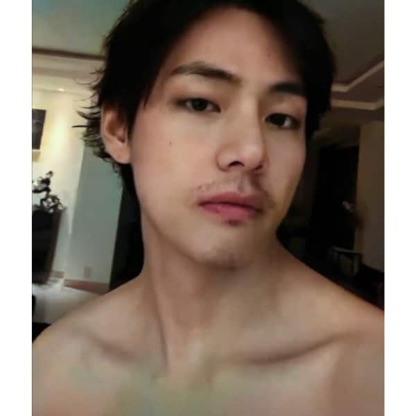 Bts Times Kim Taehyung Went Shirtless And Opened A Thirst Trap For