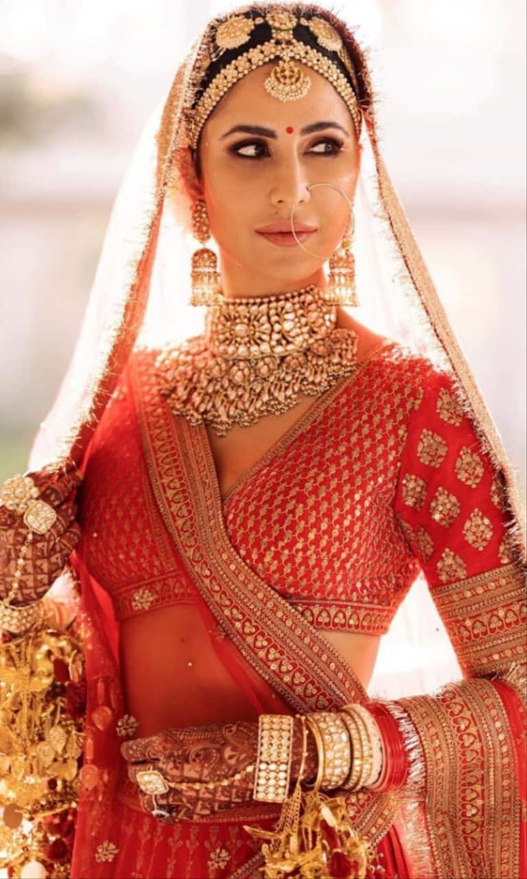 Parineeti Chopra flaunts her post-wedding glow in stunning ivory