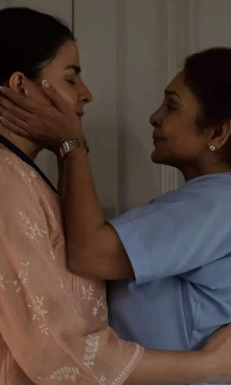 Best lesbian scenes in web series on OTT: Lovely Massage Parlour, Palang  Todd Sass Bahu NRI, Human and more w