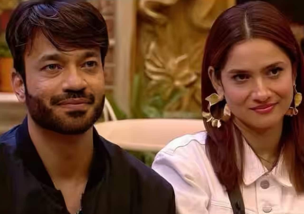 Bigg Boss Ankita Lokhande And Vicky Jain Get Intimate On National