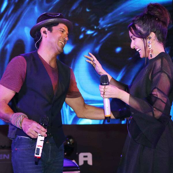 Shraddha Kapoor and Farhan Akhtar's candid moment