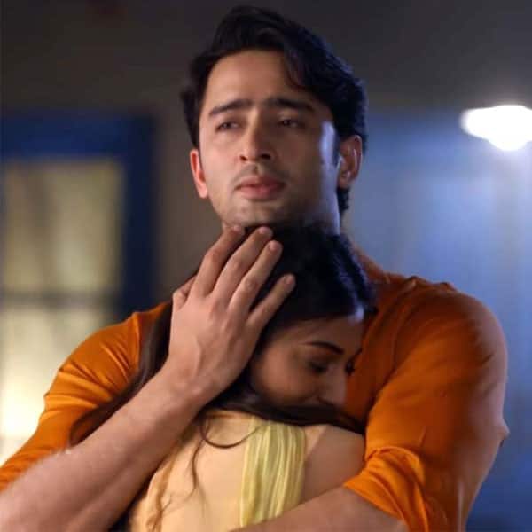 Dev (Shaheer Sheikh) and Sonakshi's (Erica Fernandes) first hug