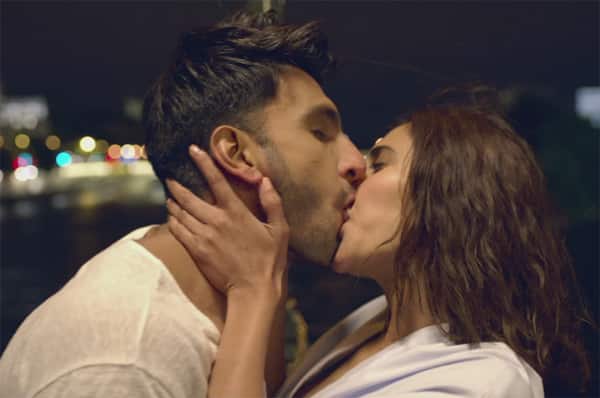 Ranveer Singh and Vaani Kapoor kiss around the city and their sizzling chemistry is hard to ignore.