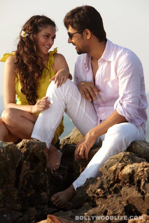 Murder-3—Aditi-Rao-and-Randeep-Hooda-2