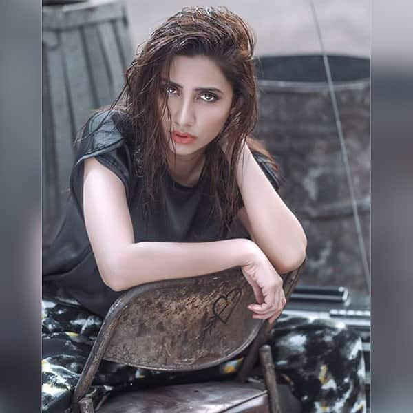 Mahira Khan turns up the heat with this picture - Hot & Sexy Photos