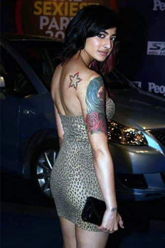 Bani J Hot & Sexy Photos - Bani J’s desirable curves | Bigg Boss 10