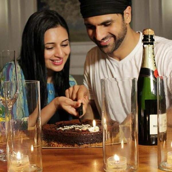 Divyanka Tripathi Dahiya And Vivek Dahiya Have A Romantic Date At Home