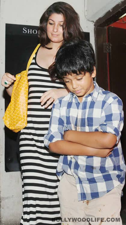 Akshay Kumar Spotted With Wife Twinkle Khanna And Son Aarav At PVR ...