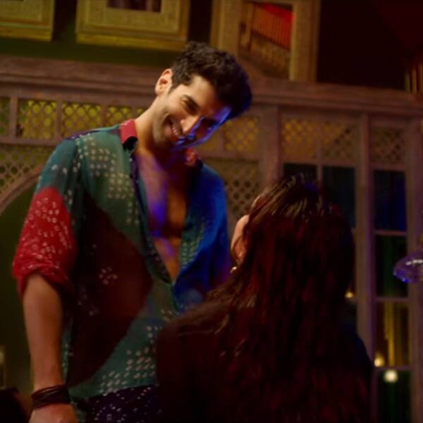 Aditya Roy Kapoor, your good looks will kill us someday