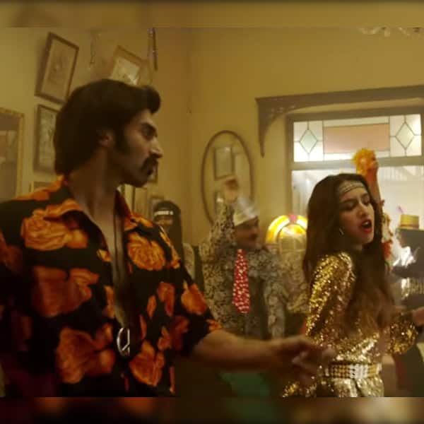 Aditya Roy Kapur and Shraddha Kapoor rock their retro look in Enna Sona song from OK Jaanu