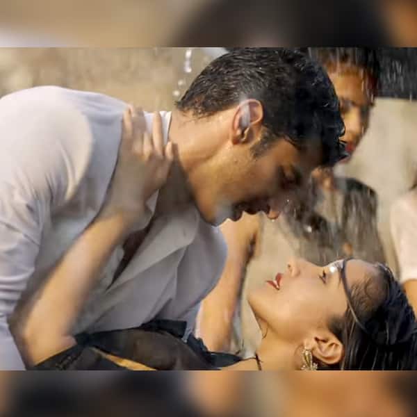 Aditya Roy Kapur and Shraddha Kapoor’s this scene will remind you of their Aashiqui 2 days