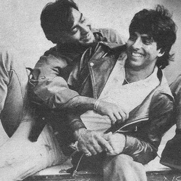 Akshay Kumar in another candid click with one of his oldest co-stars Ajay Devgn