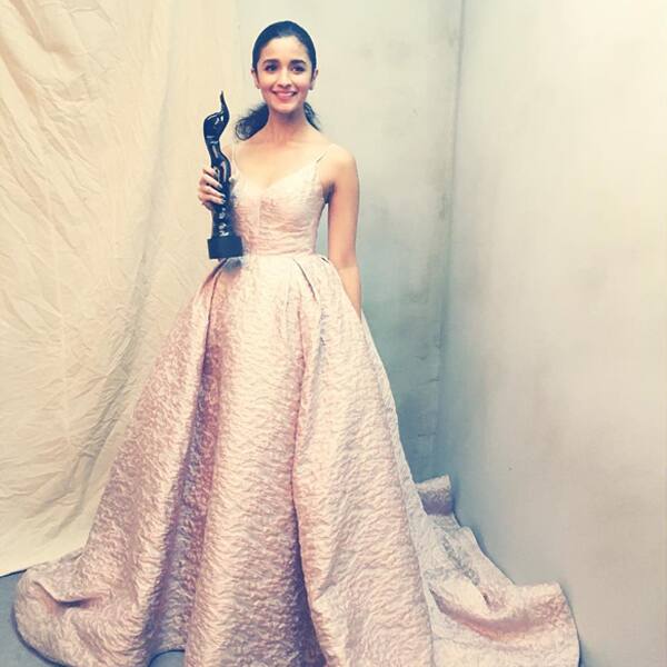 alia bhatt red carpet looks