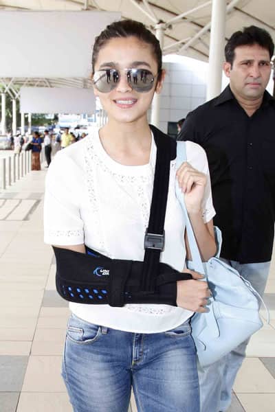 Alia Bhatt Spotted At The Airport 2