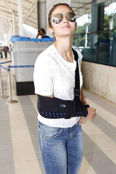 Alia Bhatt Spotted At The Airport 3