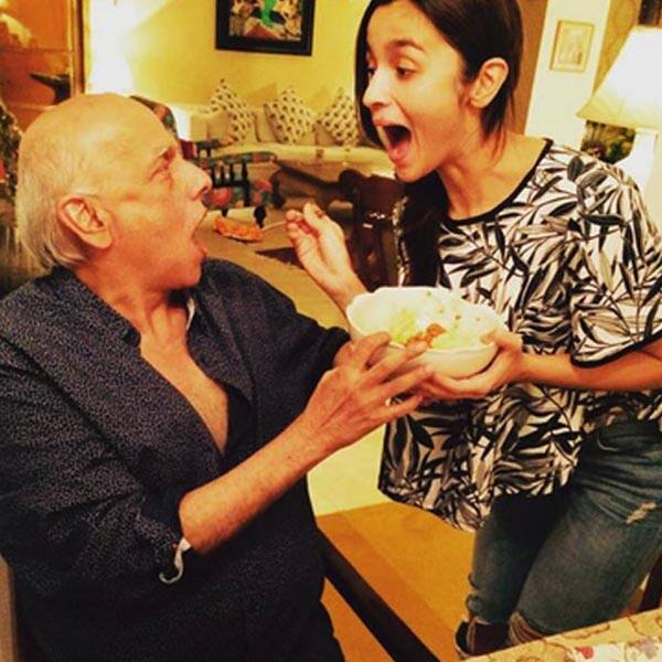 Alia Bhatt with father Mahesh Bhatt in a candid pic