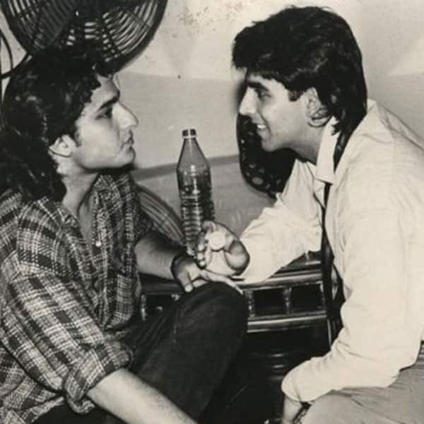 Another candid click of Akshay Kumar with his co-star Saif Ali Khan