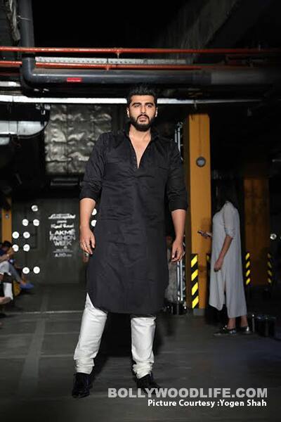 http://st1.bollywoodlife.com/wp-content/uploads/photos/arjun-kapoor-and-sonakshi-sinha-avoided-bumping-into-each-other-on-day-1-of-lakme-fashion-week-201702-894399.jpg