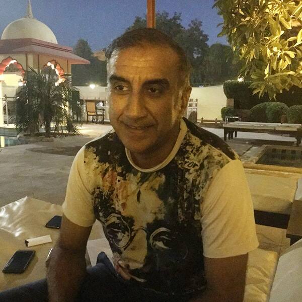 Baadshaho director Milan Luthria chills after wrapping up day one of Baadshaho schedule