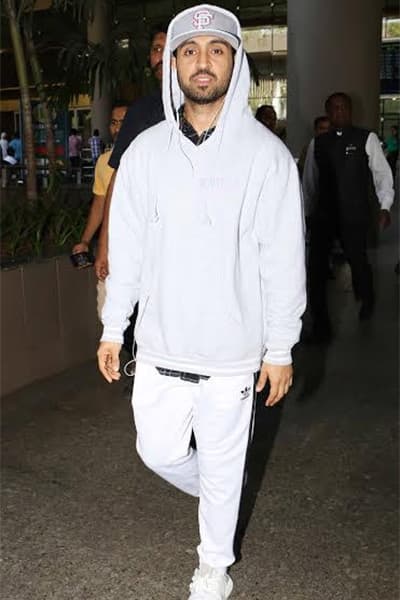 Diljit Dosanjh sports a rapper look at the airport