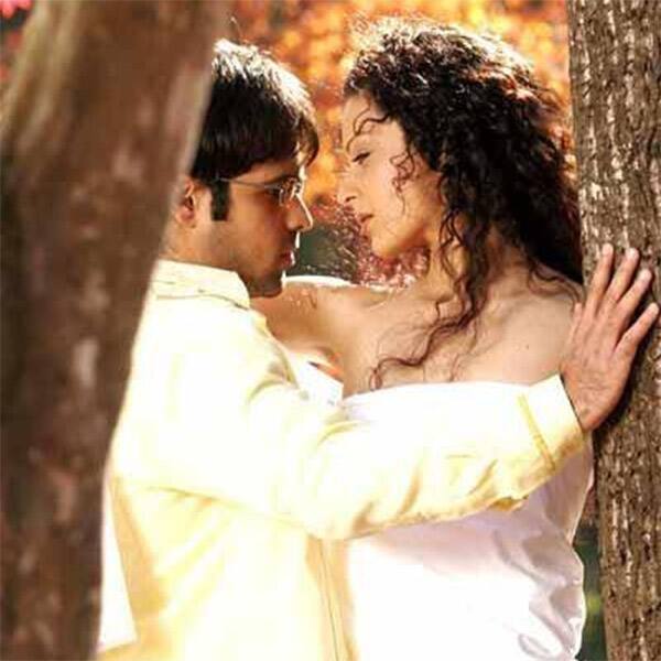 Emraan Hashmi S On Screen Kiss With Jacquline Bipasha