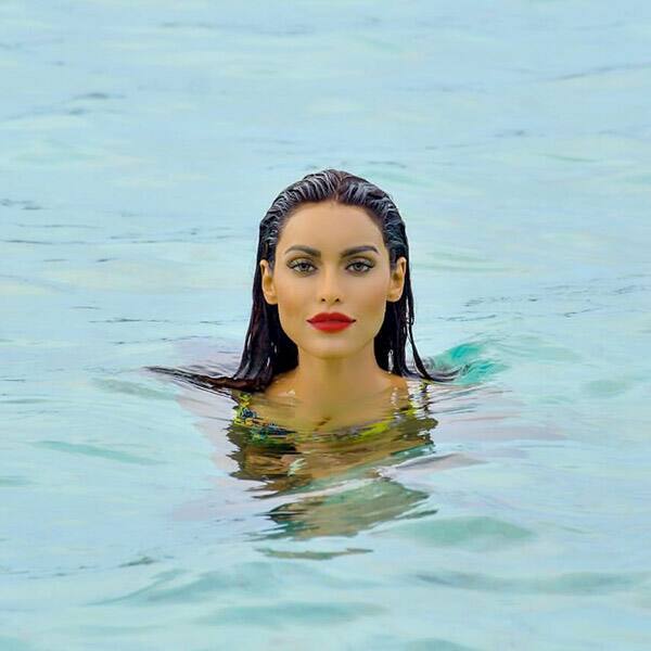 Gizele Thakral snapped in pool in Maldives