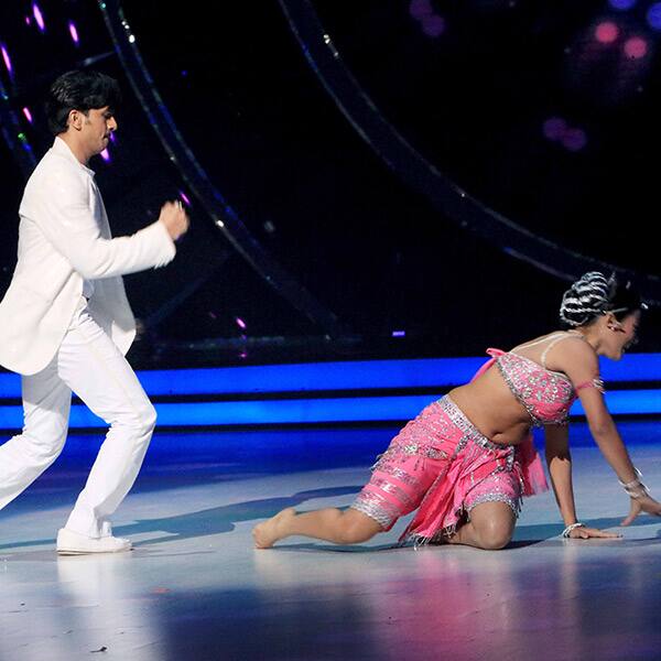 Helly Shah performing on sets of ‘Jhalak Dikhla Jaa’ season 9