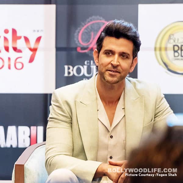 Hrithik Roshan was looking quite a dapper in linen suit