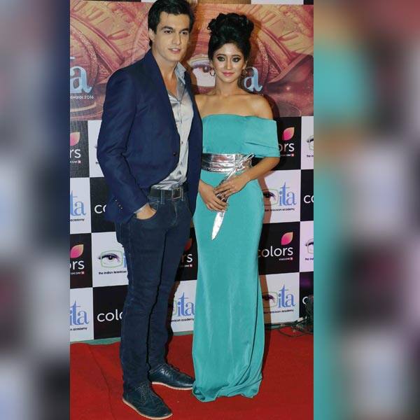 ITA Awards 2016 Red Carpet: Mohsin Khan and Shivangi Joshi of Yeh Rishta Kya Kehlata Hai looked fabulous.