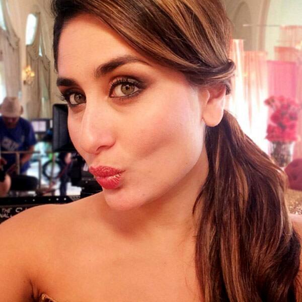 Kareena Kapoor Khan’s selfie with a pout - Candid Photos | Kareena