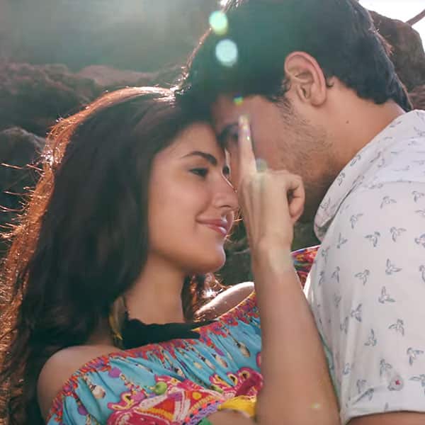 Katrina Kaif and Sidharth Malhotra’s still from ‘Sau Aasmaan’ song of ‘Baar Baar Dekho’