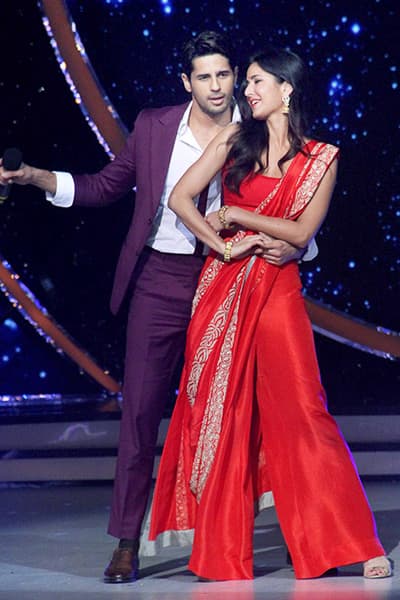 Katrina Kaif dancing with Sidharth Malhotra on the show