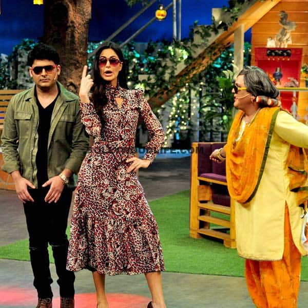 Katrina Kaif wearing her Kaala Chashma during Baar Baar Dekho promotions