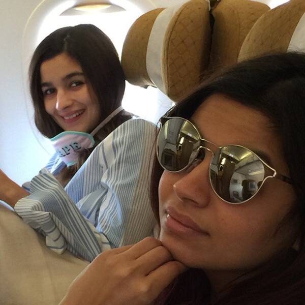 Mahesh Bhatt shares an adorable pictures of Shaheen and Alia Bhatt