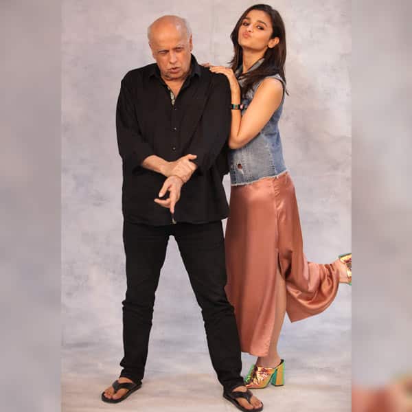 Mahesh Bhatt strikes a dashing pose while Alia Bhatt pouts
