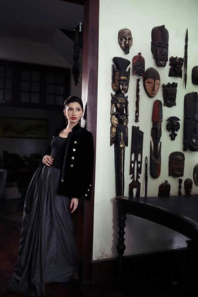 Mahira Khan poses during sexy photoshoot