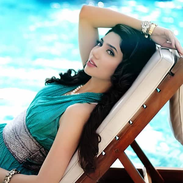 Mahira Khan's this green dress is grabbing all eyeballs