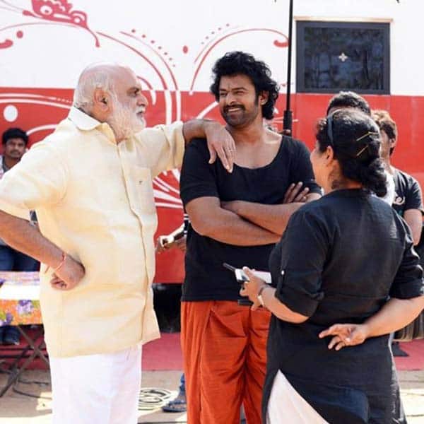 Prabhas snapped having a conversation with the crew of Baahubali 2 The conclusion
