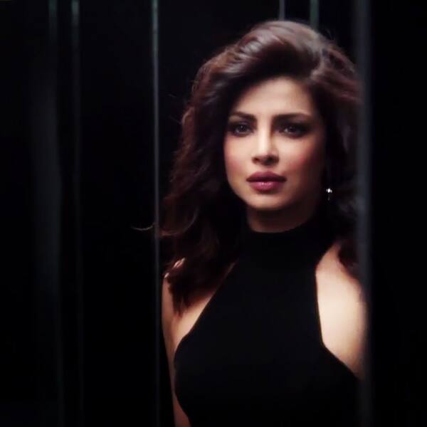 Inderjeet Singh Bollywood : Priyanka Chopra Hot & Sexy