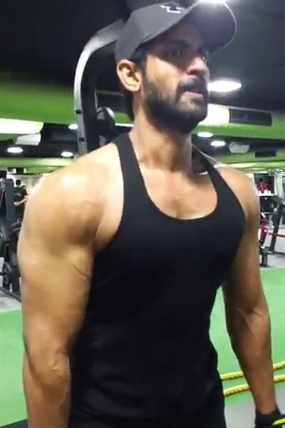 Rana Daggubati trains for his upcoming movie ‘Baahubali 2’ Rana Daggubati trains for his upcoming movie ‘Baahubali 2’