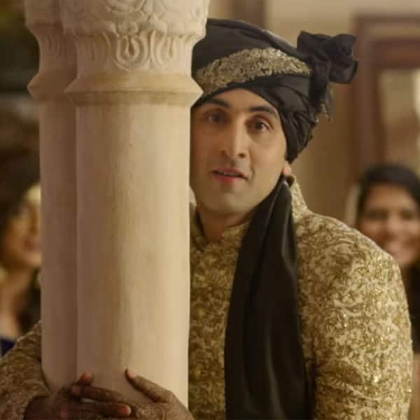 Ranbir Kapoor can't take his eyes off Anushka Sharma Ranbir Kapoor can't take his eyes off Anushka Sharma