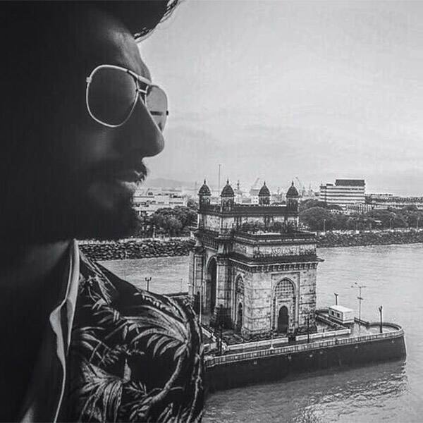 Ranveer Singh snapped viewing Gateway of India