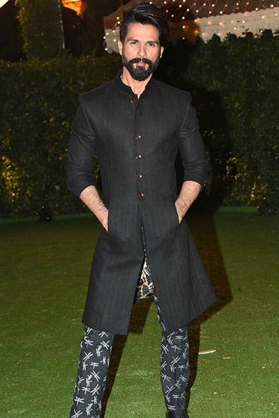 Shahid Kapoor too donned a black ethnic attire