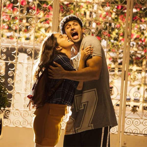 Shraddha Kapoor and Aditya Roy Kapoor look totally made for each other in this new still