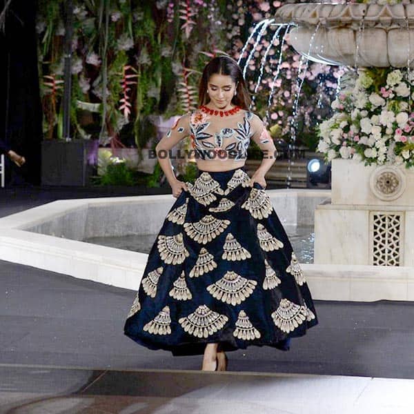Shraddha Kapoor Manish Malhotra during fashion show Shraddha Kapoor Manish Malhotra during fashion show