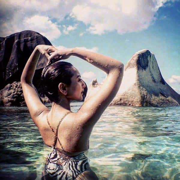 Sonakshi Sinha is liking the kind of ‘blues’ she is having during her vacation Sonakshi Sinha is liking the kind of ‘blues’ she is having during her vacation